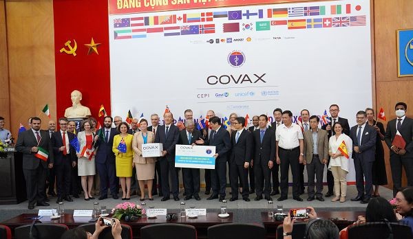 Передача вьетнамской стороне вакцины в рамках программы COVAX