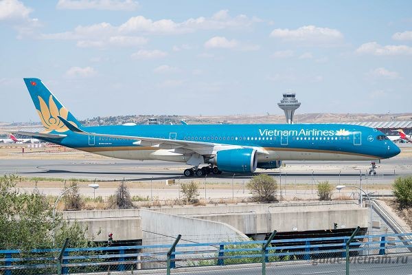 Самолет вьетнамских авиалиний Vietnam Airlines