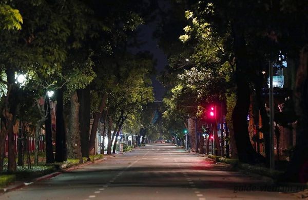 Пустые улицы во Вьетнаме
